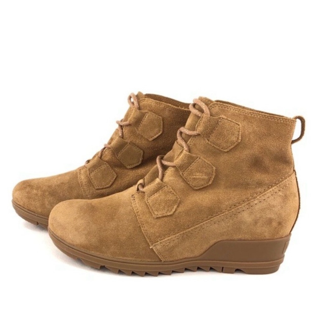 Sorel Evie lace up Tan Suede wedge heel ankle boots Boots size 7